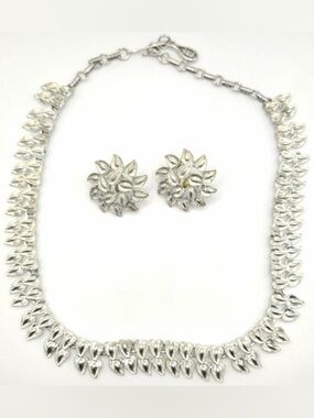 Vintage Coro Silver Tone Leaf Fringe Necklace & Clip Earrings Set